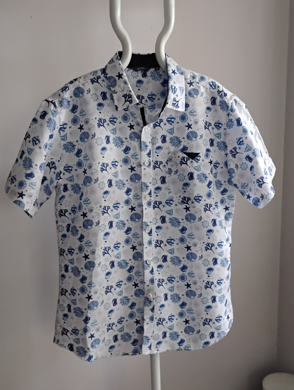 Men's BOHIO Beach Print Short Sleeve Button Up Shirt | Medium